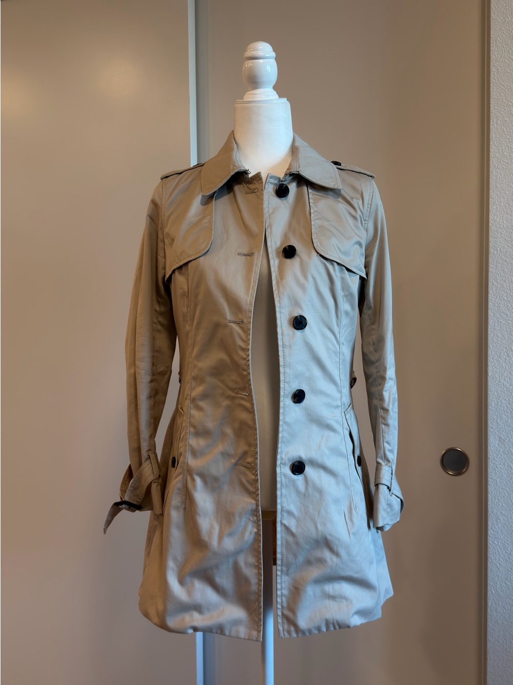 BANANA REPUBLIC Classic Women's Beige Trench Coat